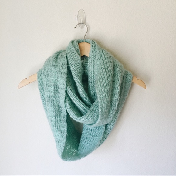 bundle of 3 circle scarves - Picture 3 of 3